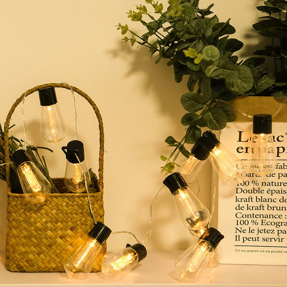 LED Solar String Light, Bulb connections form straight or fan-shaped arrangements using hooks and wires.