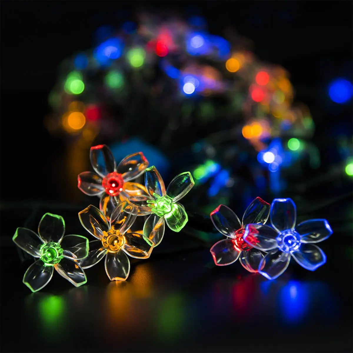 Solar Garlands Light, LED light string with warm white color, lengths: 5m, 7m, or 12m.