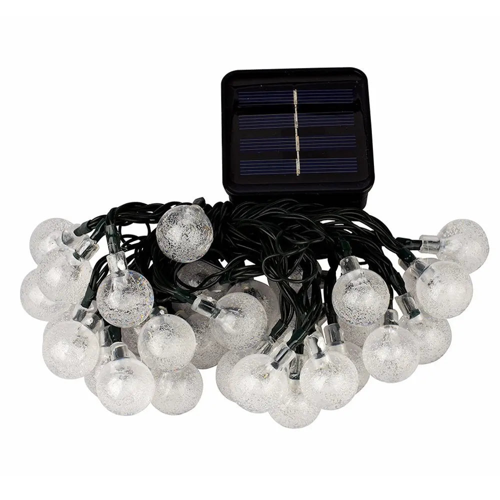 String of 50 LED lights with crystals, solar-powered, outdoor use, ideal for Christmas decorations.