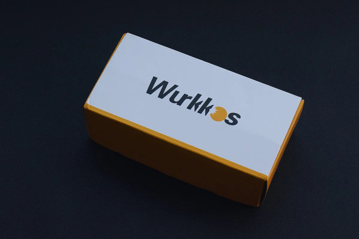 Adjust lighting settings by clicking and holding then switching spotlight-floodlight-spotlight orders.