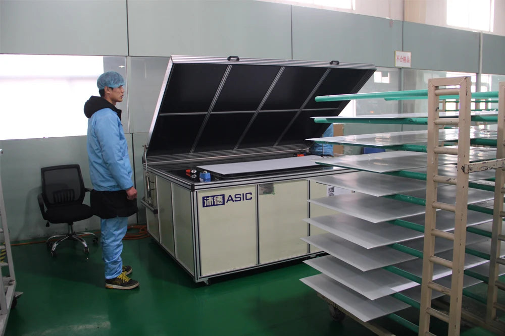Jingyang solar panels, various wattages and voltages, flexible monocrystalline cells and battery chargers.