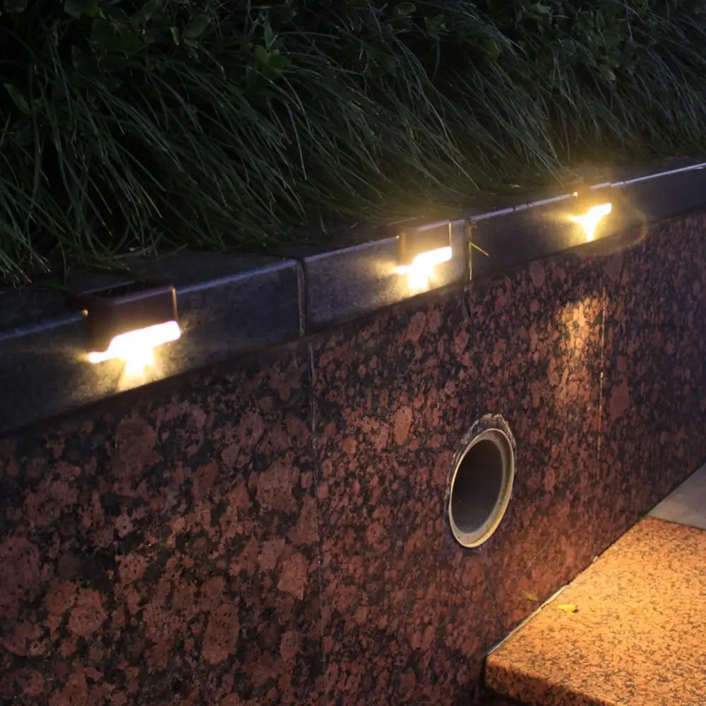 LED Solar Lamp Path Stair Outdoor Garden Light, Solar-powered stair light kit with one unit, perfect for illuminating stairs and walkways.