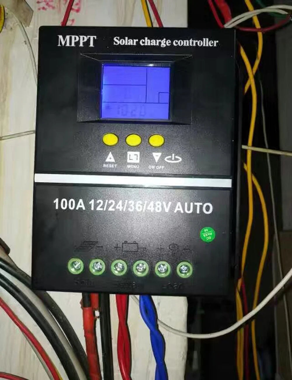 100A/80A/60A MPPT/PWM Solar Charge Controller, Solar Charge Controller for 12V to 48V Systems with Auto Reset and Menu Options.