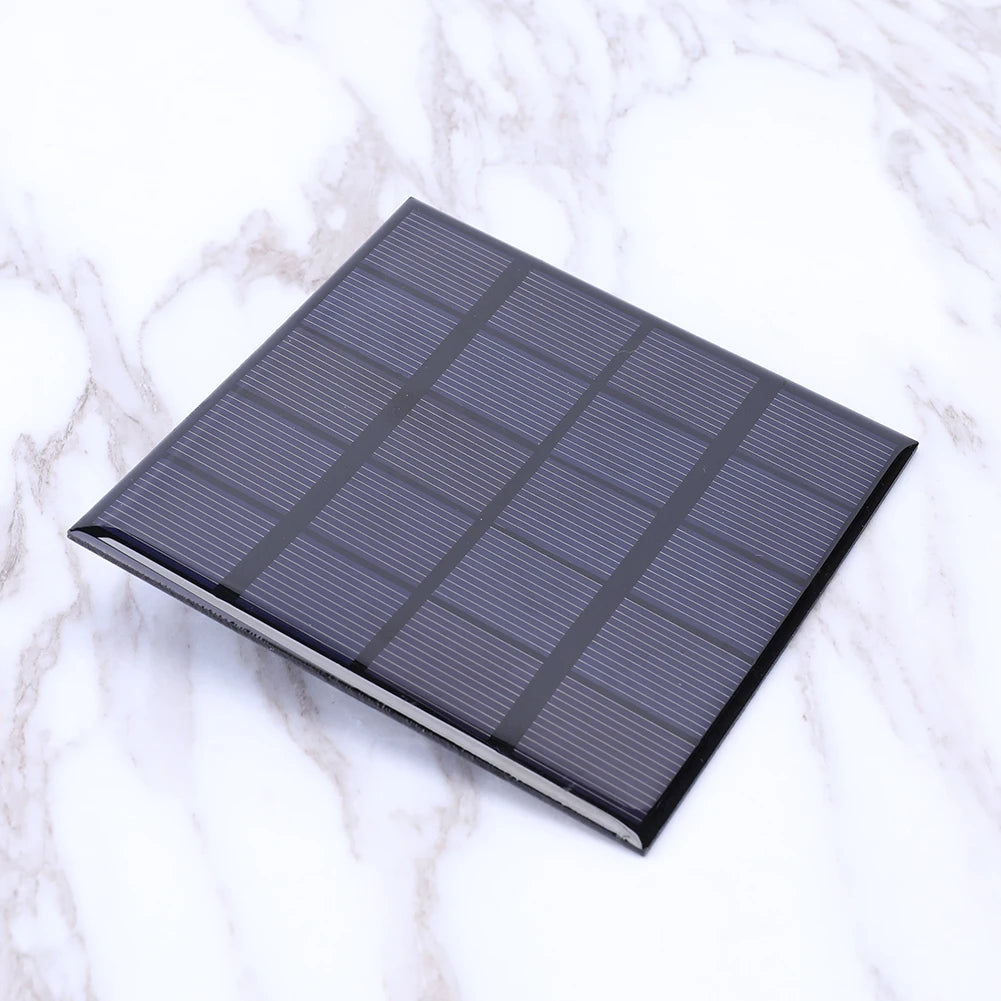 3W 5V Solar Panel, Portable mini solar panel charger with 3W output and rechargeable battery for DIY projects and mobile power generation.