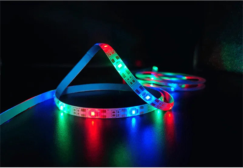 Solar Power LED Strip Light, LED strip with cuttable design, allowing individual lights to be cut without harming others.