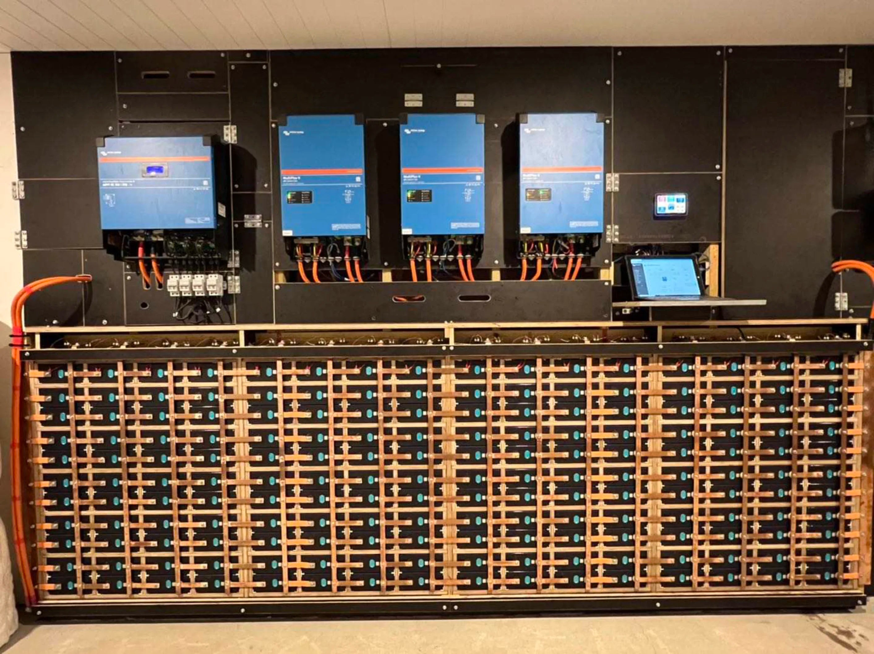 International shipping via FEDEX DDP with estimated 40-55 day delivery time to EU, tracking updates available.