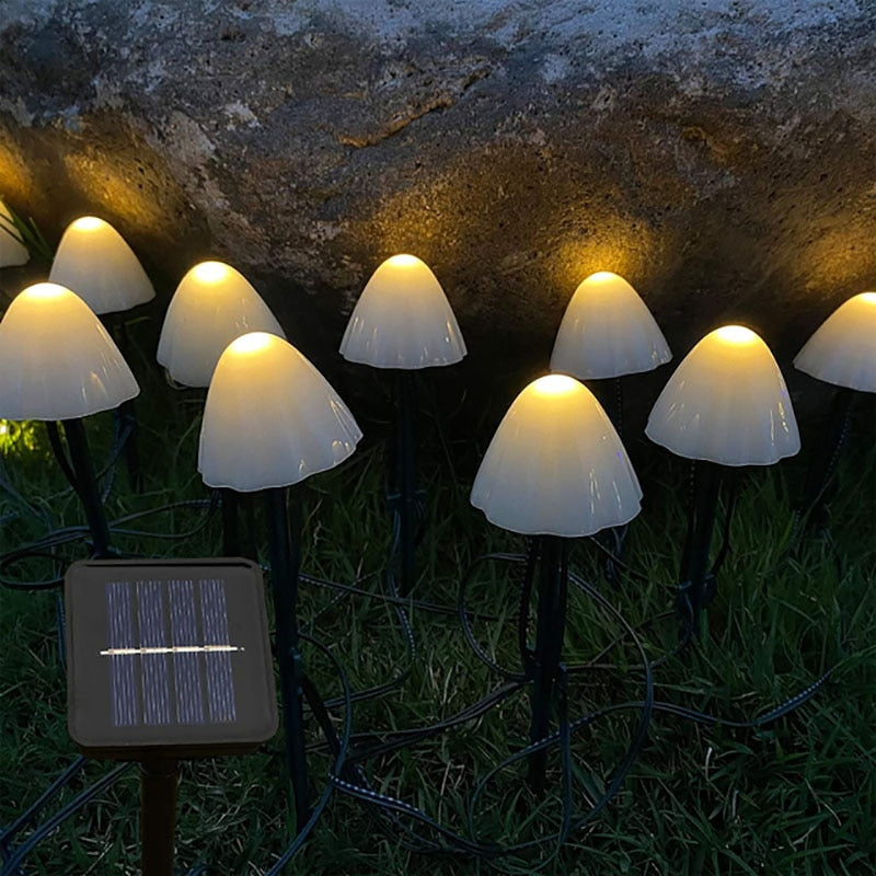 Luci da giardino solari a LED per esterni Lampade da prato a stringa di funghi Ghirlanda impermeabile Decorazione paesaggistica per cortile / percorso / festa / strada
