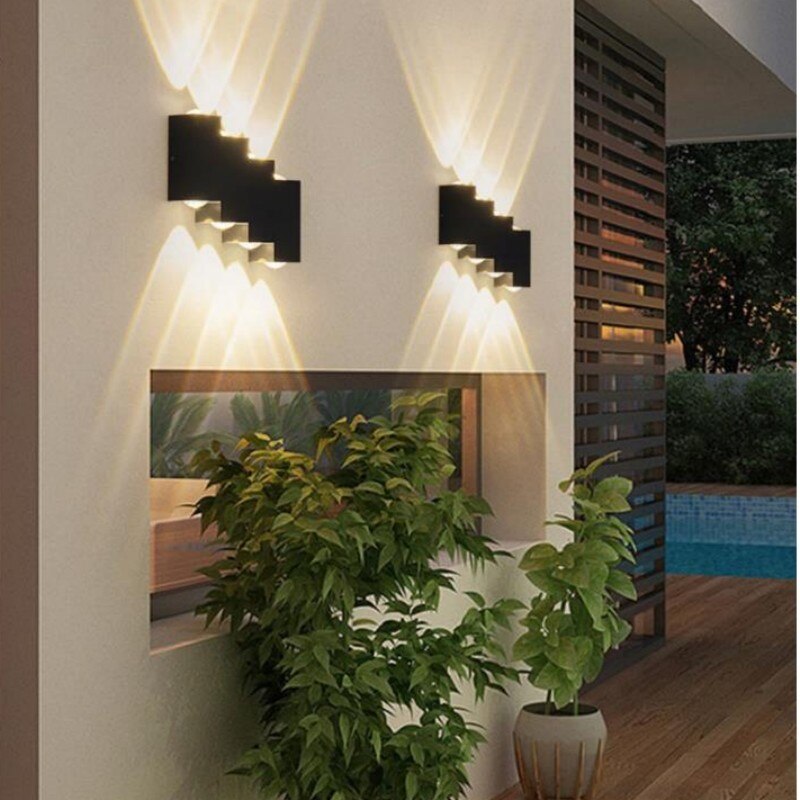 Lampada da parete per esterni in alluminio IP65 Illuminazione a LED impermeabile su e giù Luce Cortile Giardino Villa Applique da parete Doppia testa 90 ~ 260V